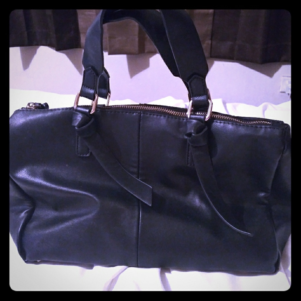 Forever 21 Black Handbag 👜💗